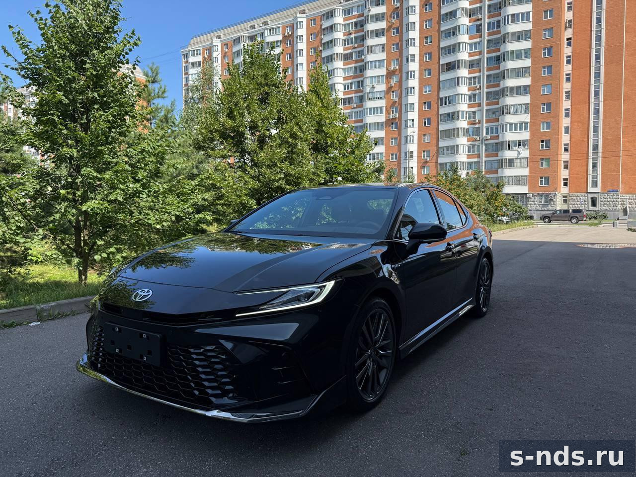 Toyota Camry 2.0 CVT.