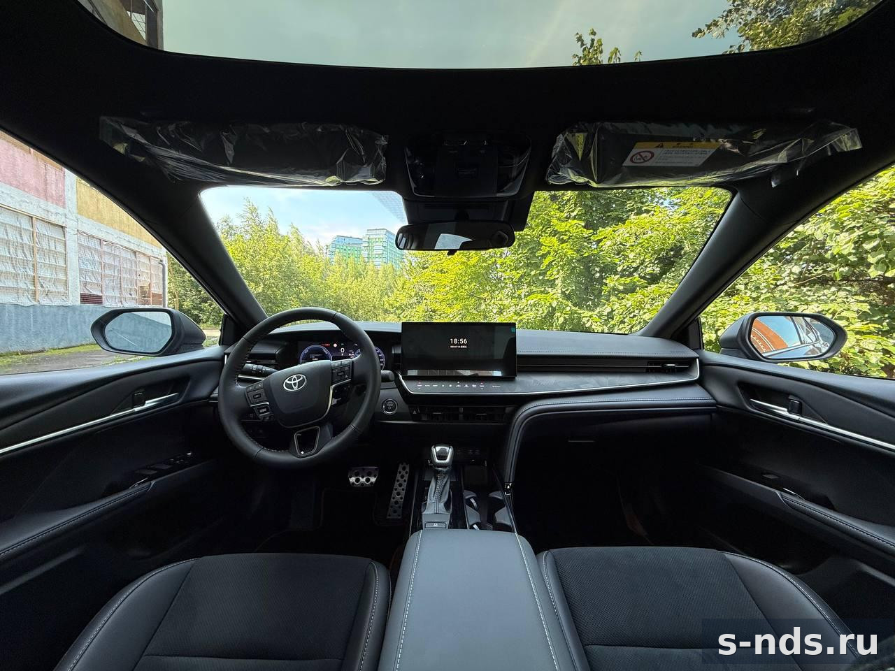 Toyota Camry 2.0 CVT.