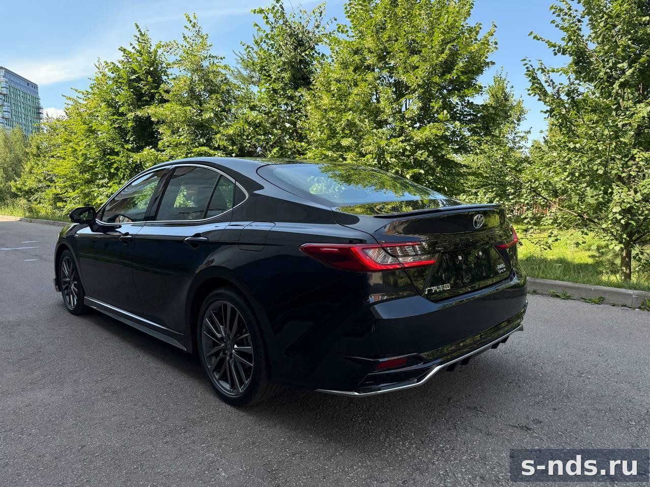 Toyota Camry 2.0 CVT.