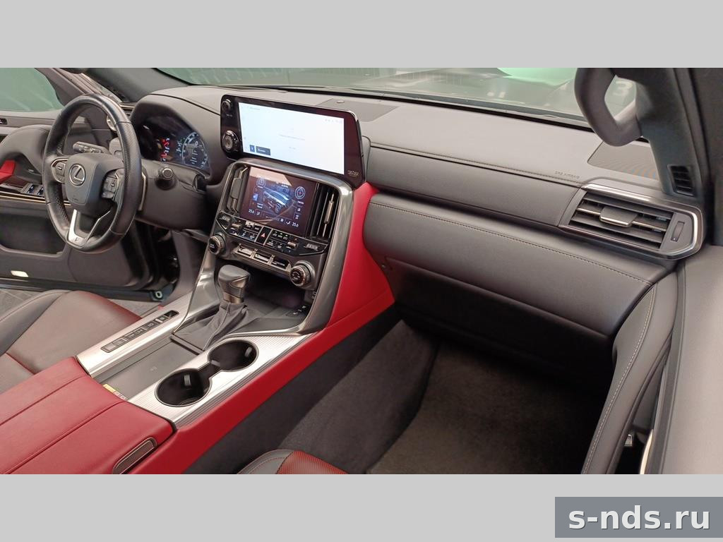 LEXUS LX600 2023г.