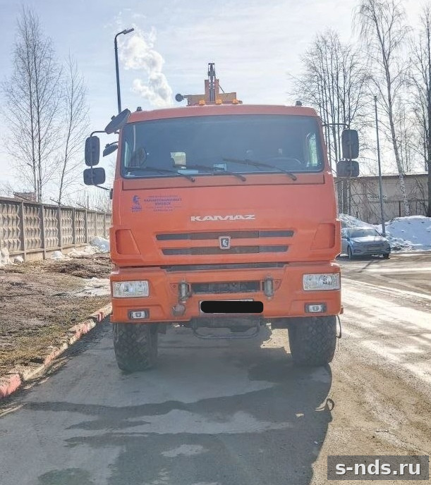 Буровая установка УРБ-2А2 на шасси КАМАЗ-43118 с компрессорным агрегатом, буровым насосом, гидравлической лебедкой и установкой для статического зондирования.