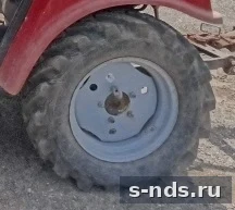 Трактор колёсный
