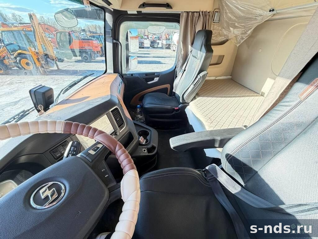 Тягач 4х2 SHACMAN SX4188YY381