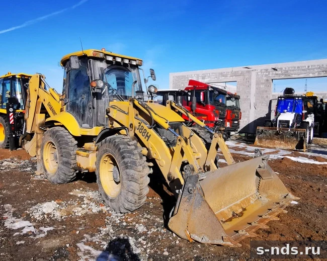 Экскаватор-погрузчик