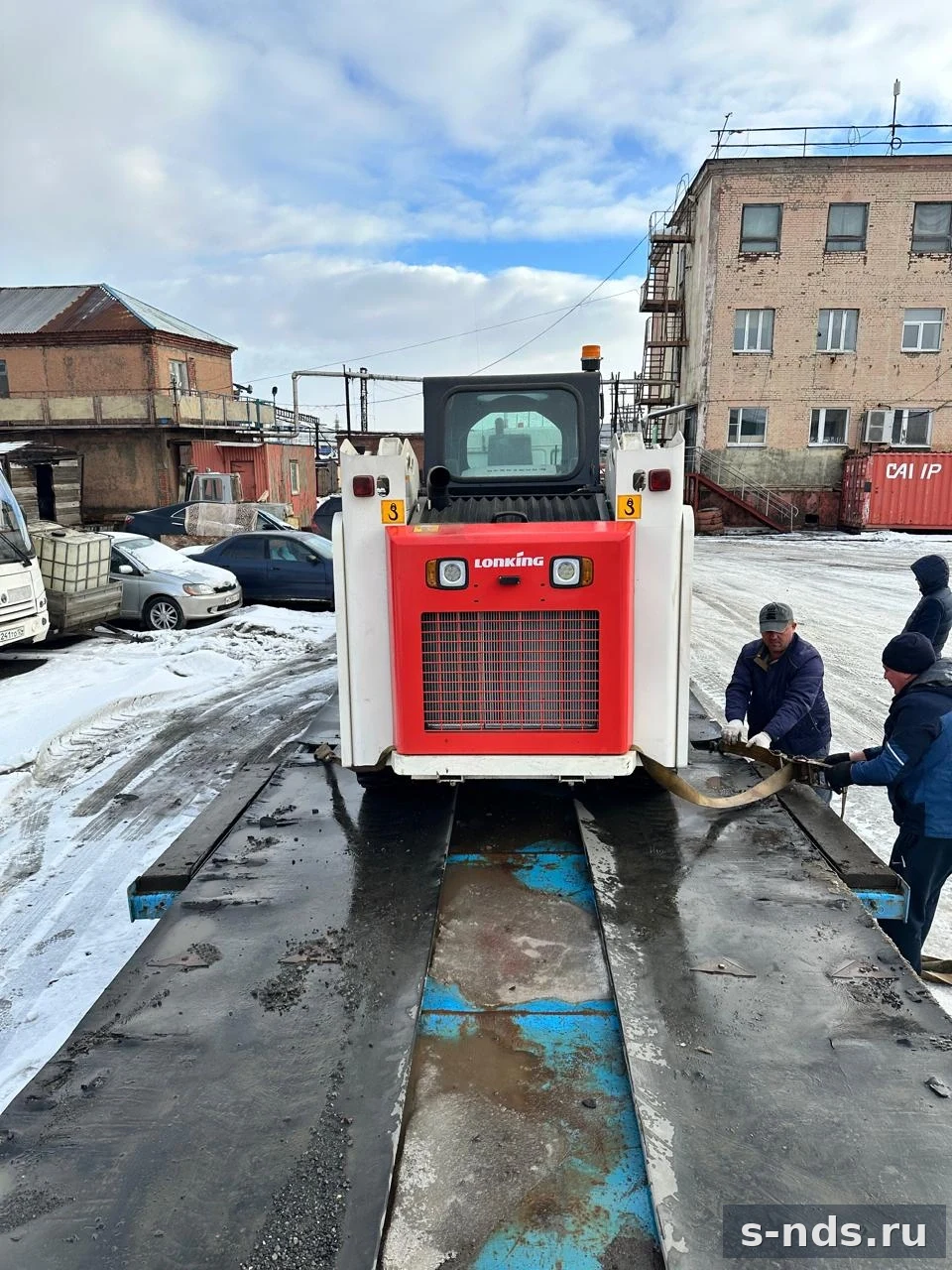 Фронтальный погрузчик
