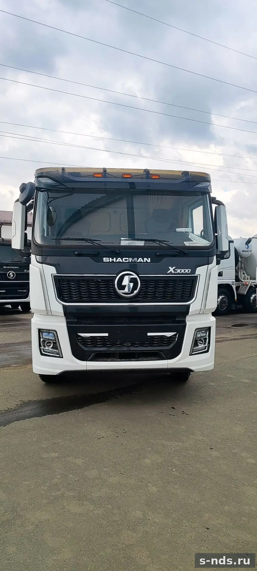 Автобетоносмеситель X5000 8x4 12 кубов