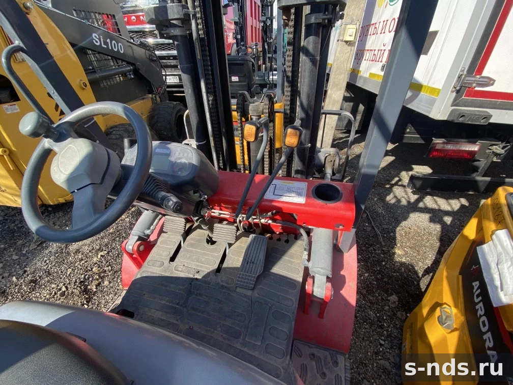 Вилочный погрузчик