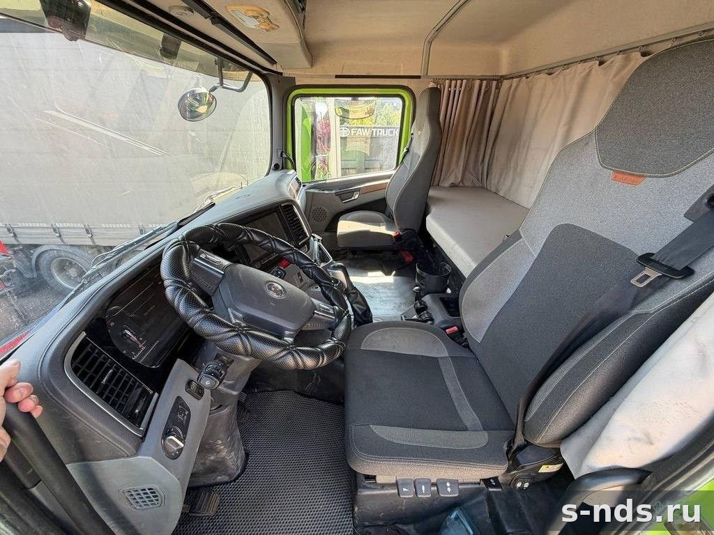 Тягач 6х6 SHACMAN SX42586W385C