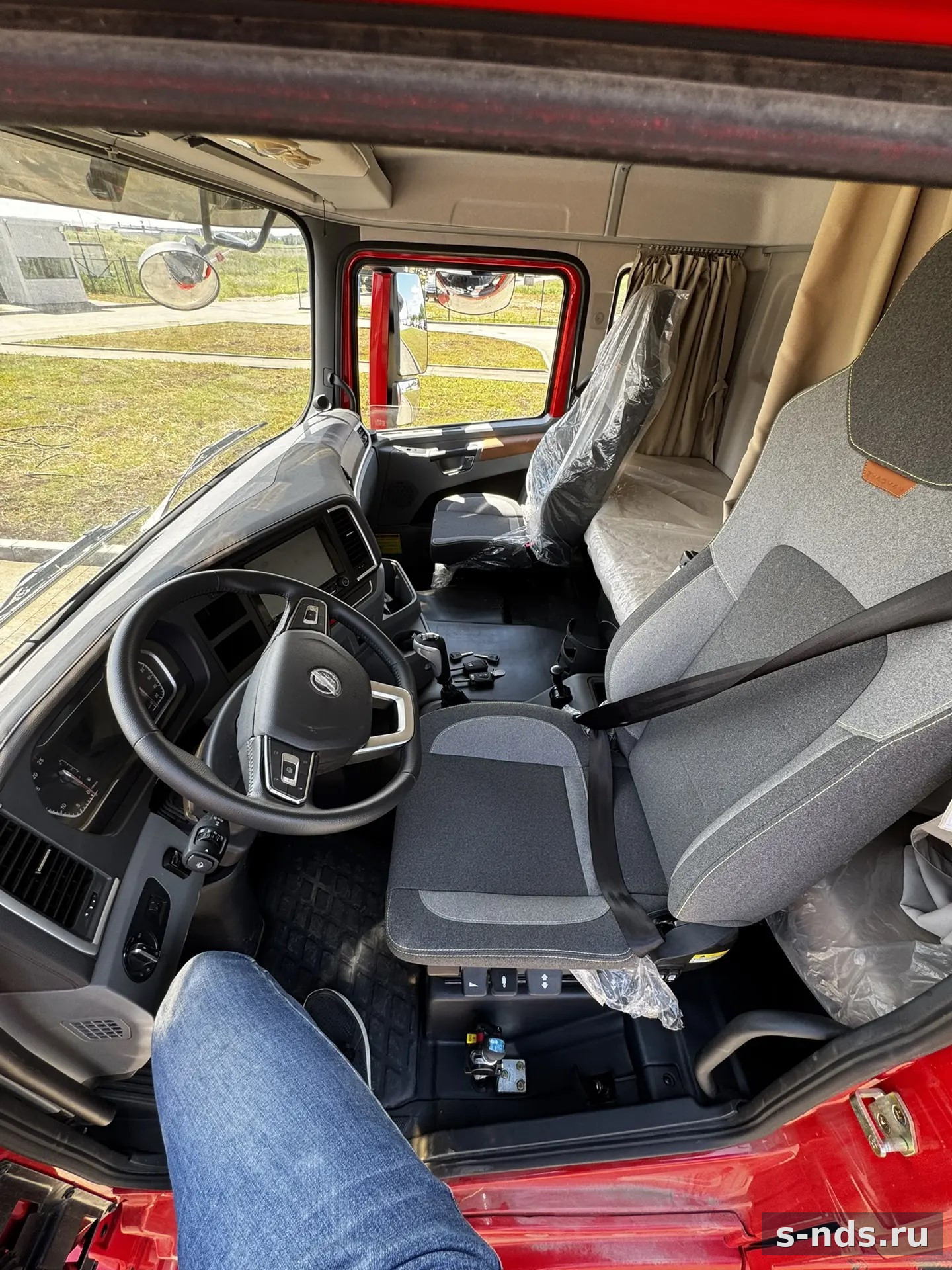Самосвал SHACMAN 8х4 SX331863366, Х3000 550 л.с. Рестайлинг