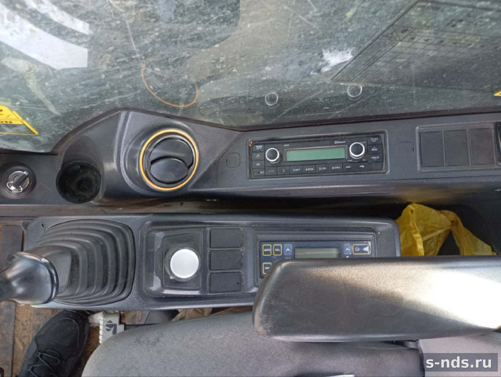 Гусеничный экскаватор Hyundai HX520SL 2022