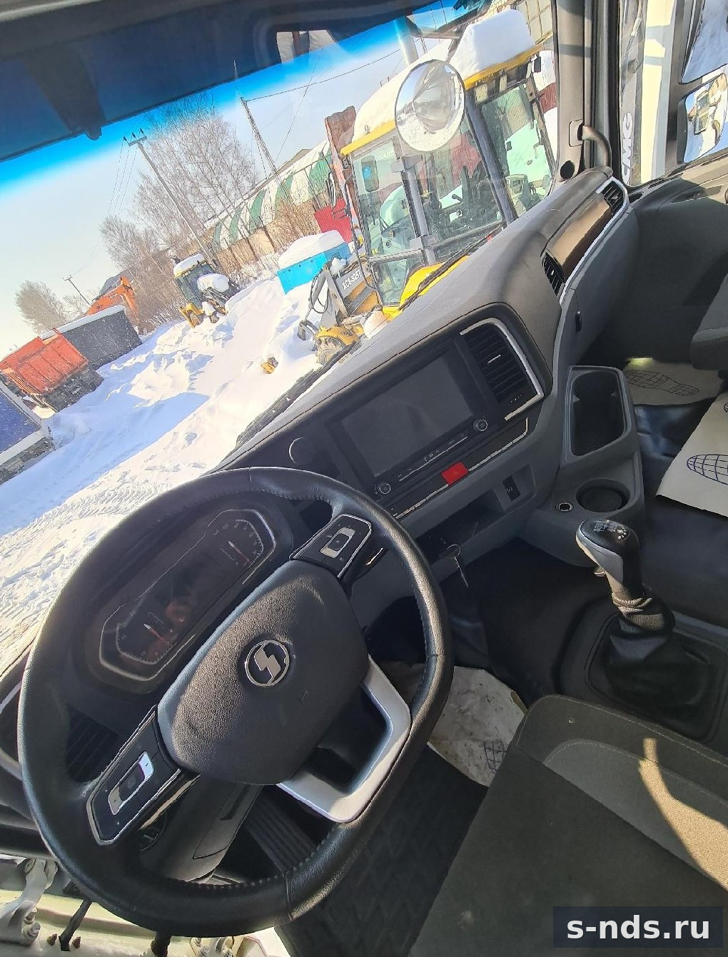 Самосвал Shacman SX33186V366 2024