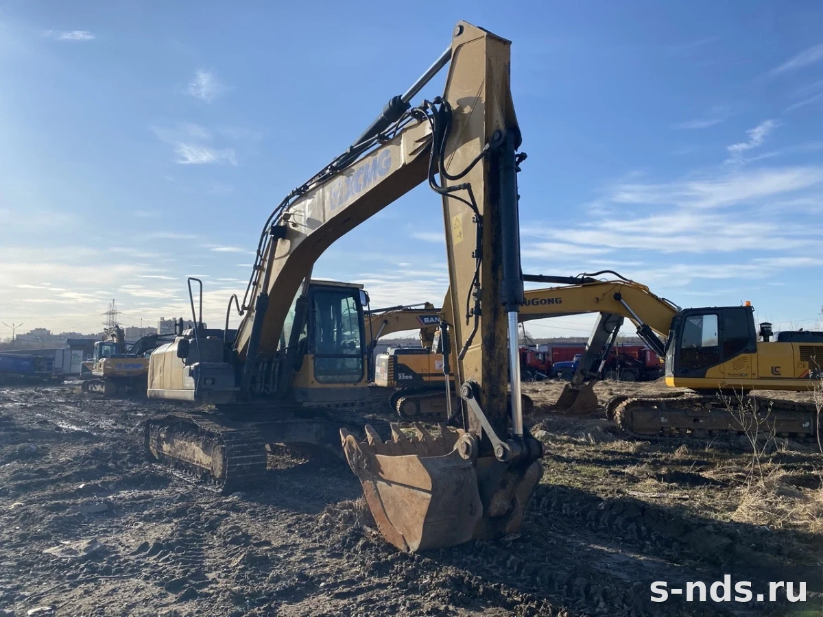 Экскаватор