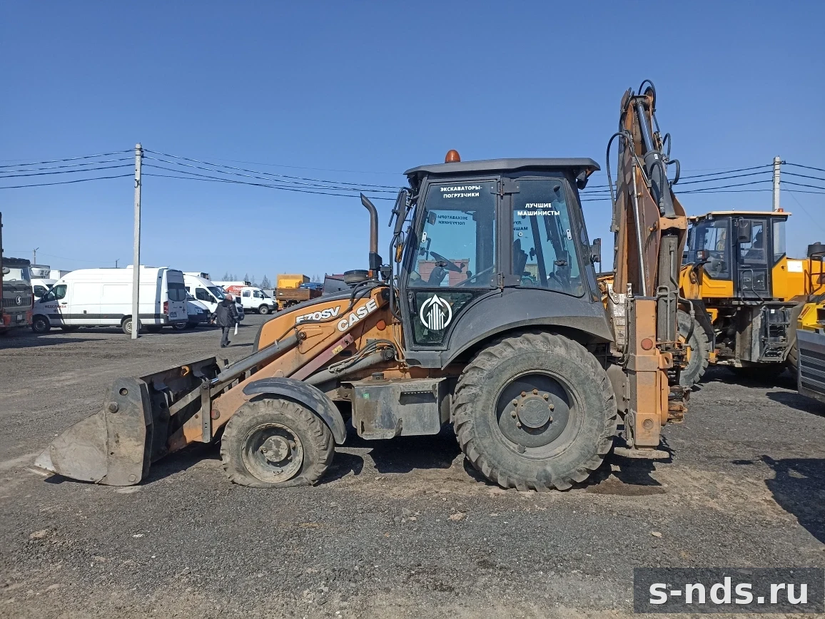 Экскаватор-погрузчик