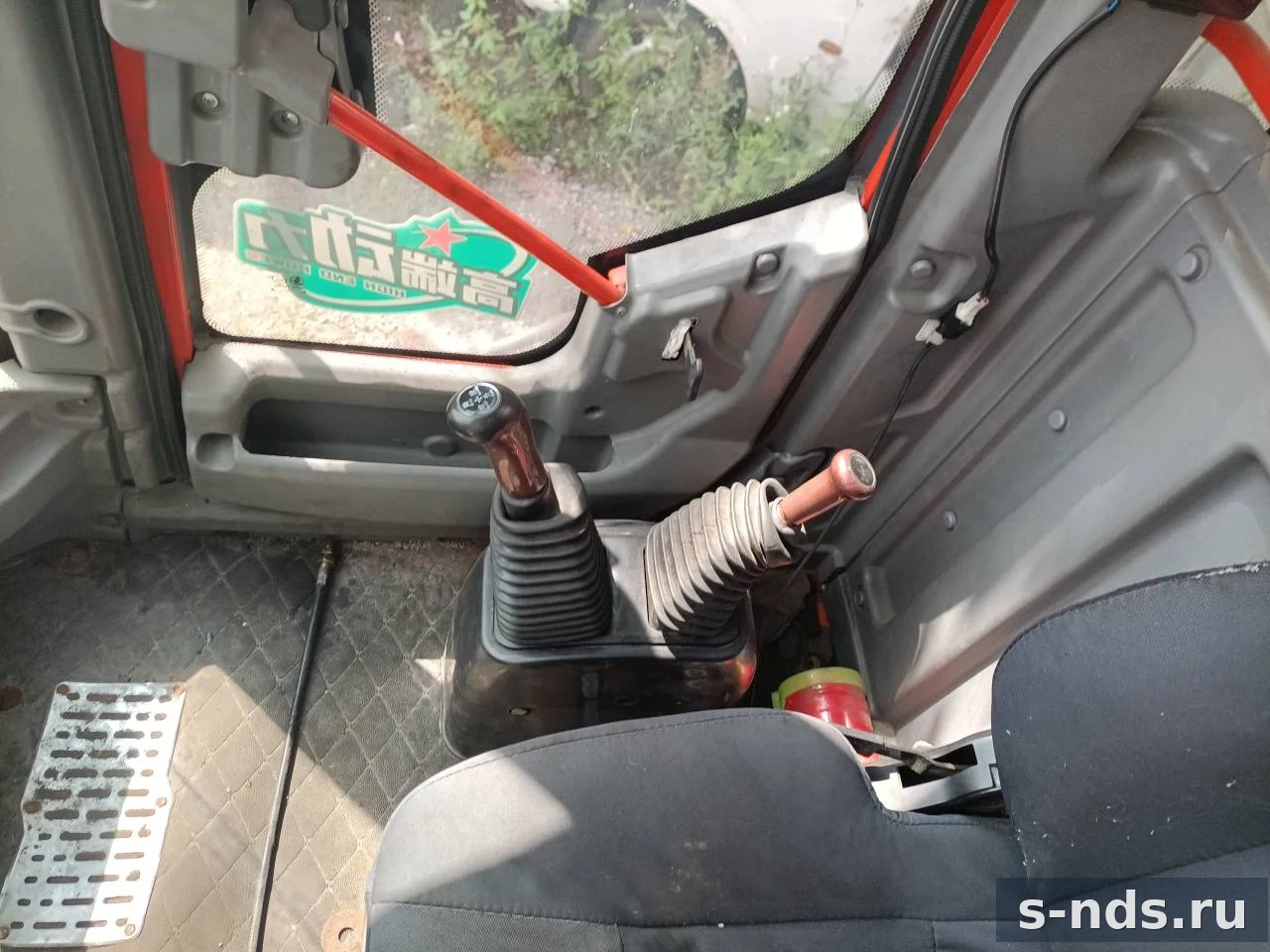 Фронтальный погрузчик