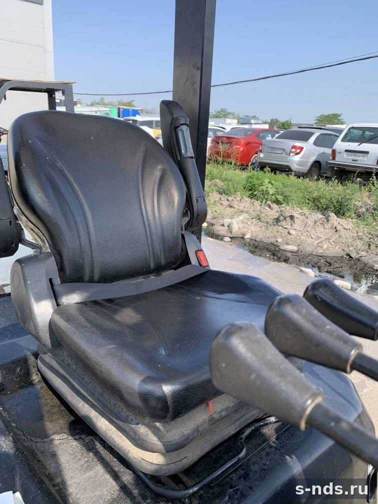 Вилочный погрузчик