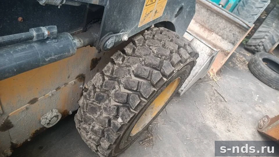 Фронтальный погрузчик