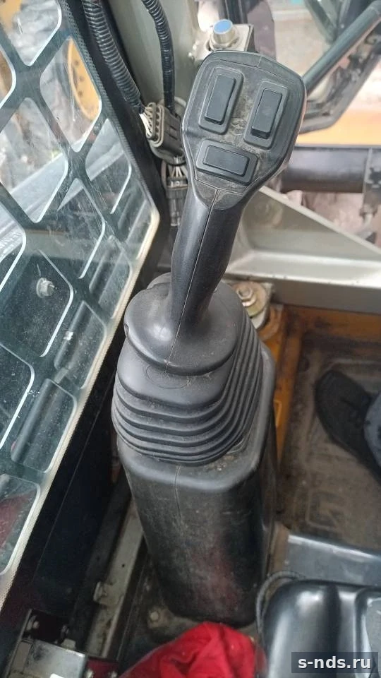 Фронтальный погрузчик