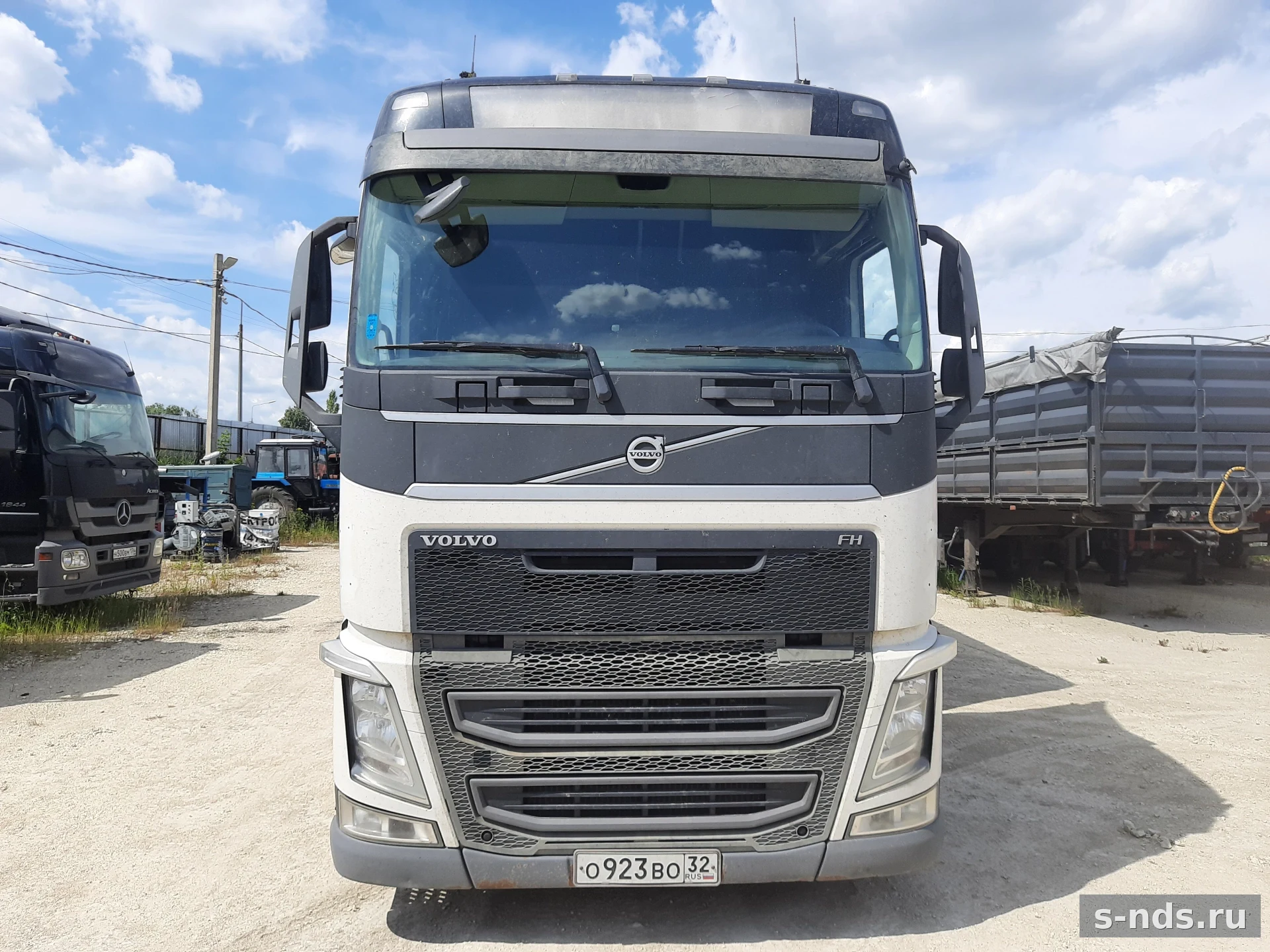 VOLVO
