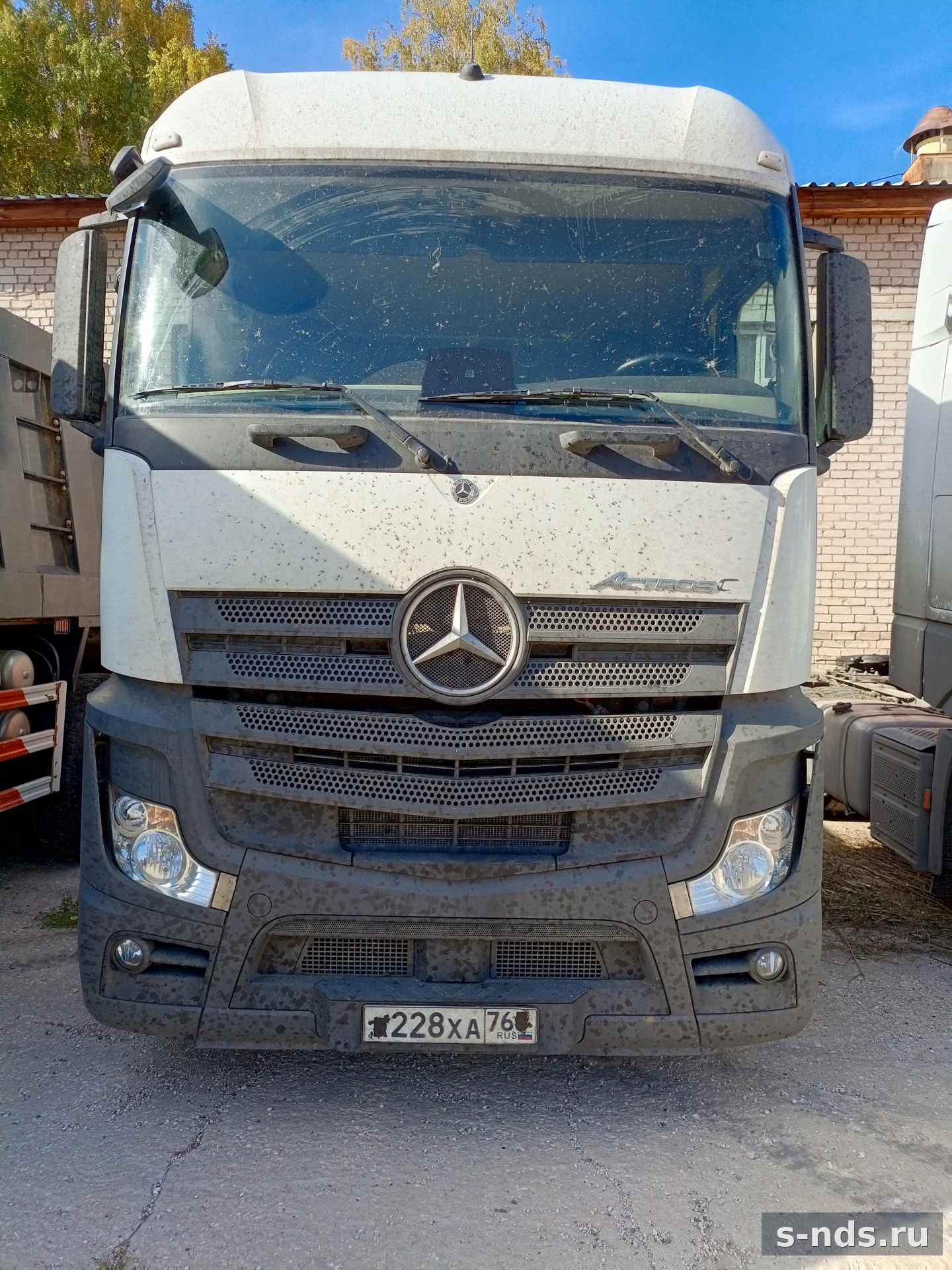 MERCEDES-BENZ