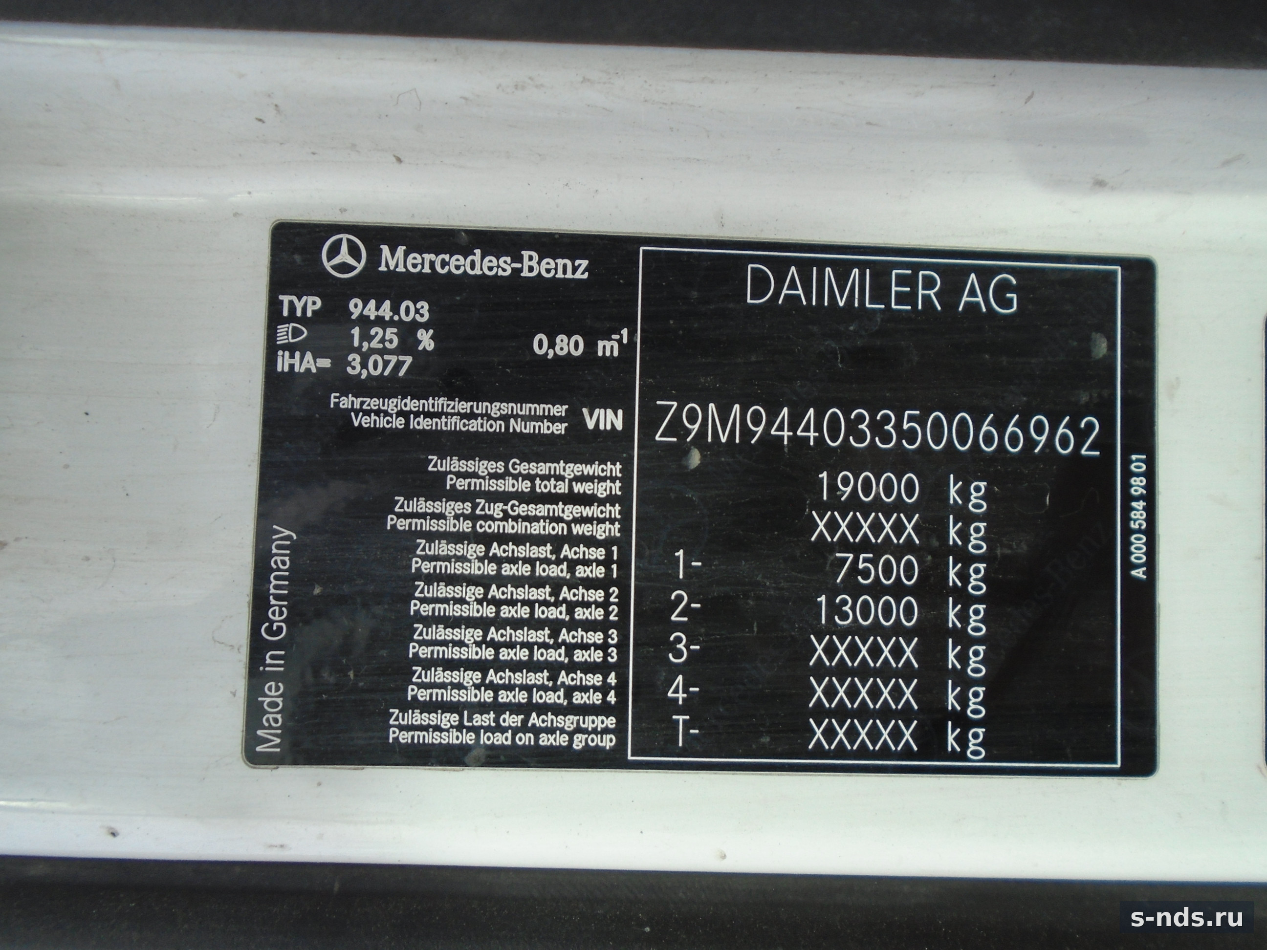 MERCEDES-BENZ
