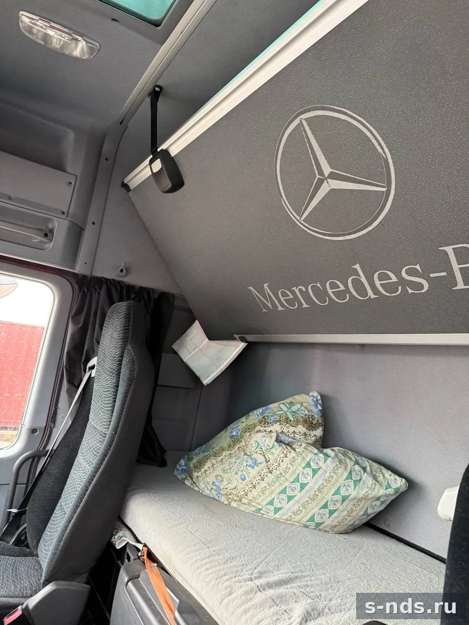 MERCEDES-BENZ