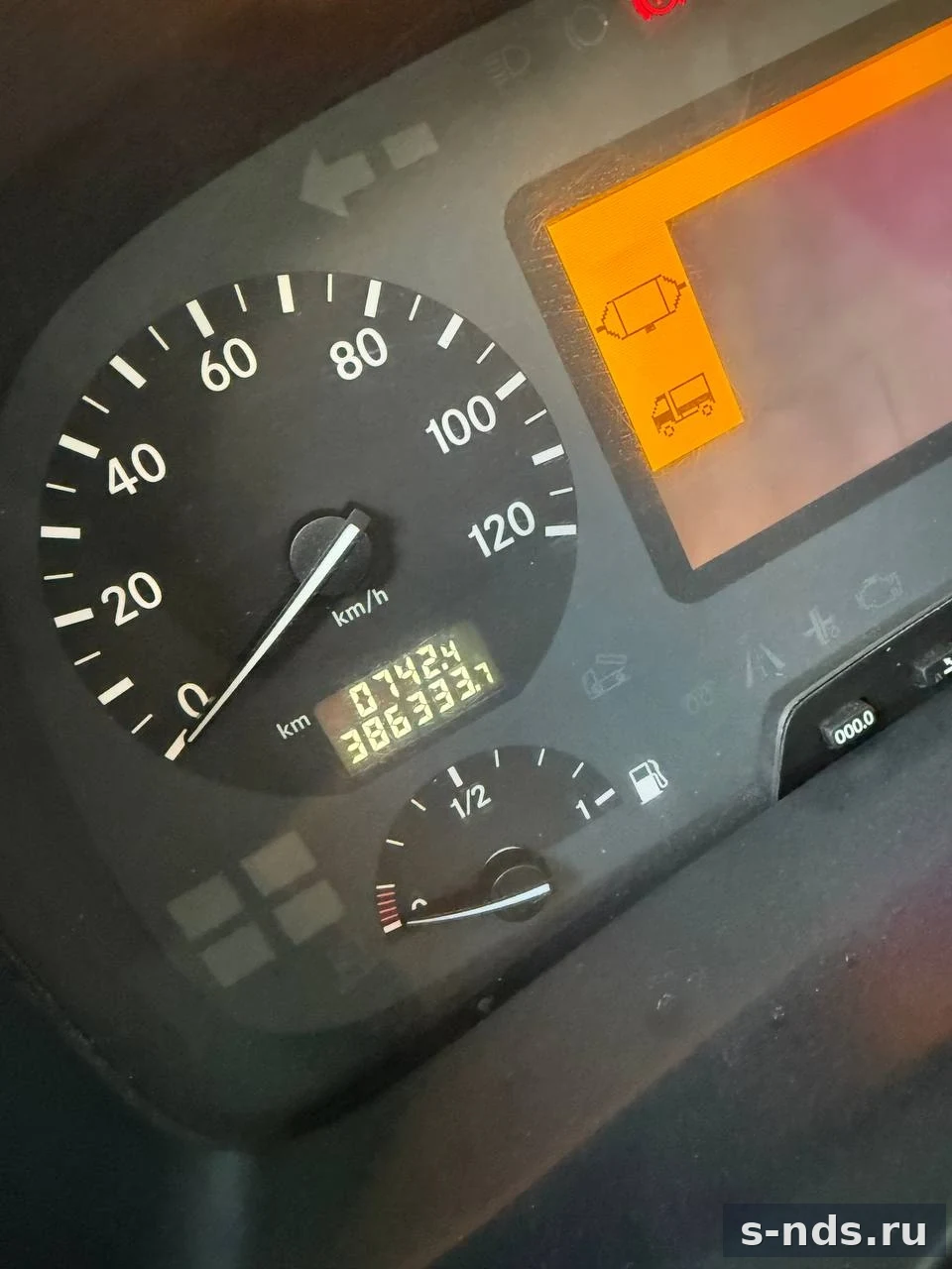 MERCEDES-BENZ