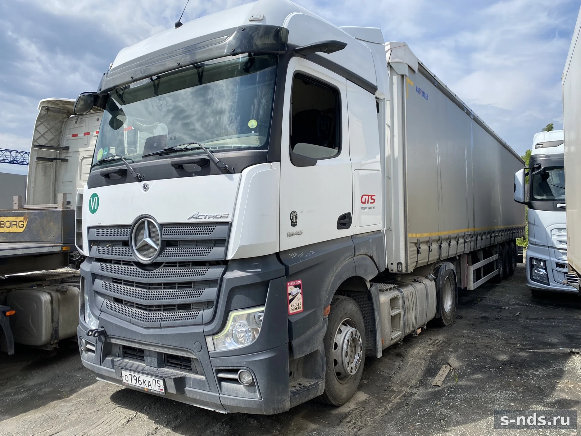 MERCEDES-BENZ