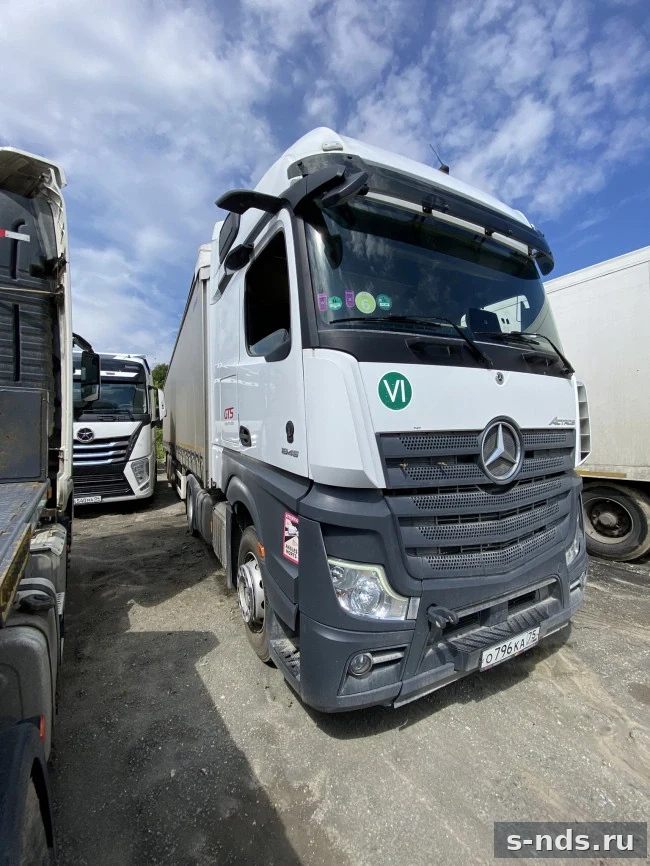 MERCEDES-BENZ