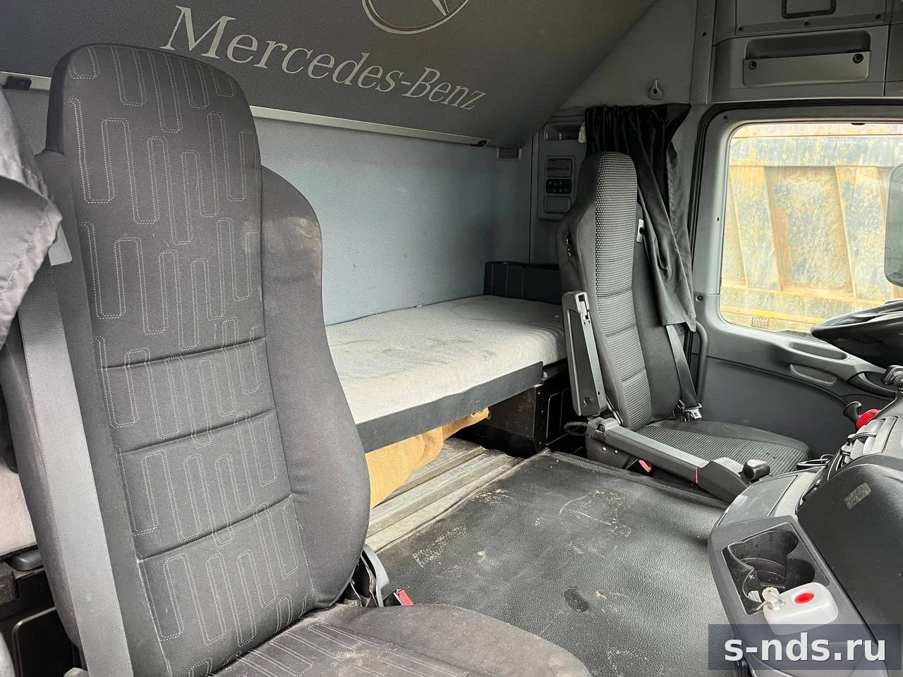 MERCEDES-BENZ