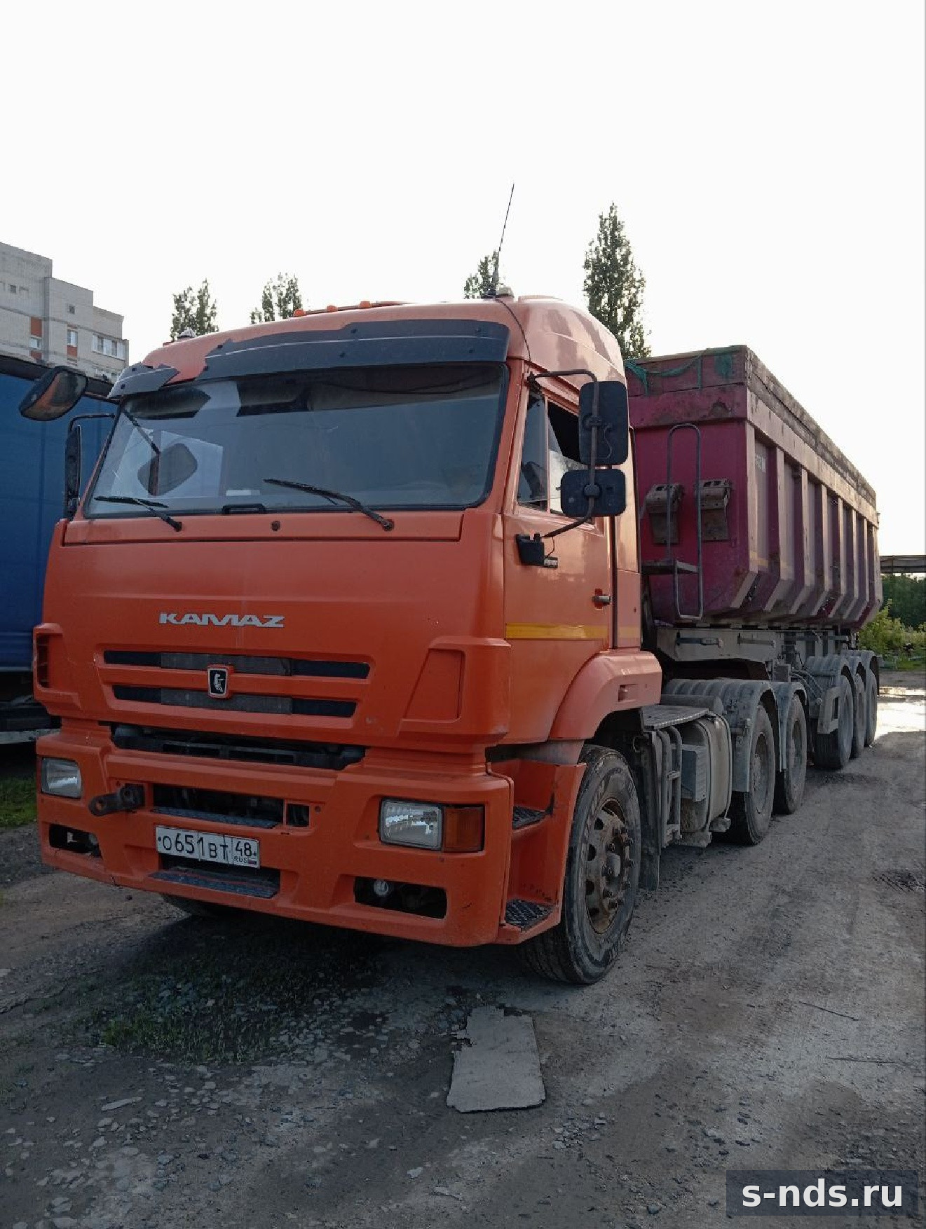Тягач седельный КАМАЗ 6460-73