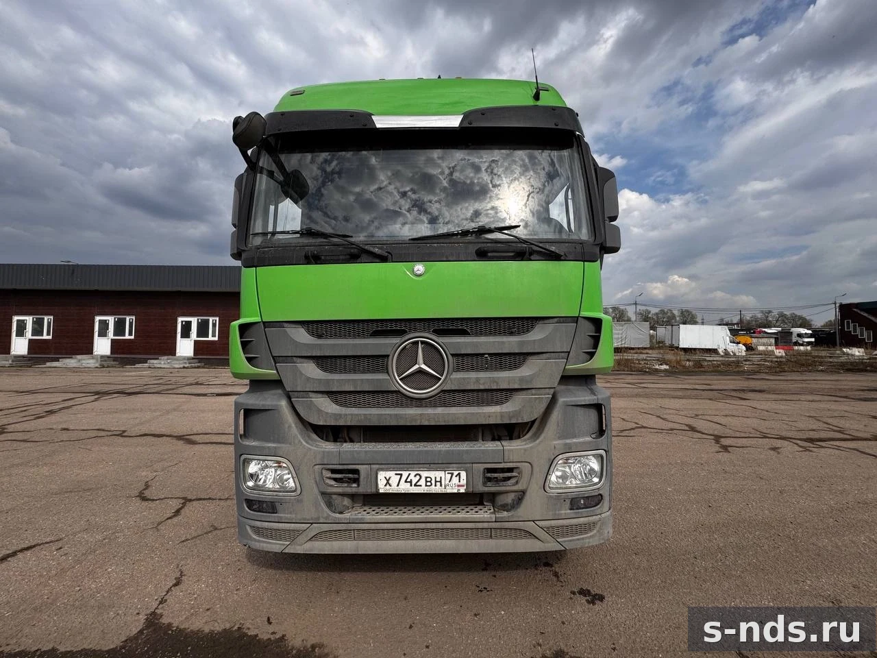 MERCEDES-BENZ