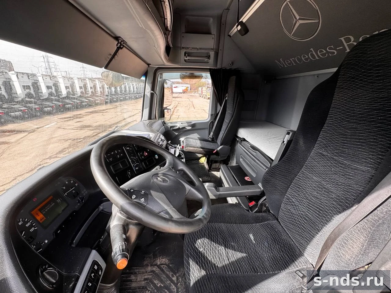 MERCEDES-BENZ