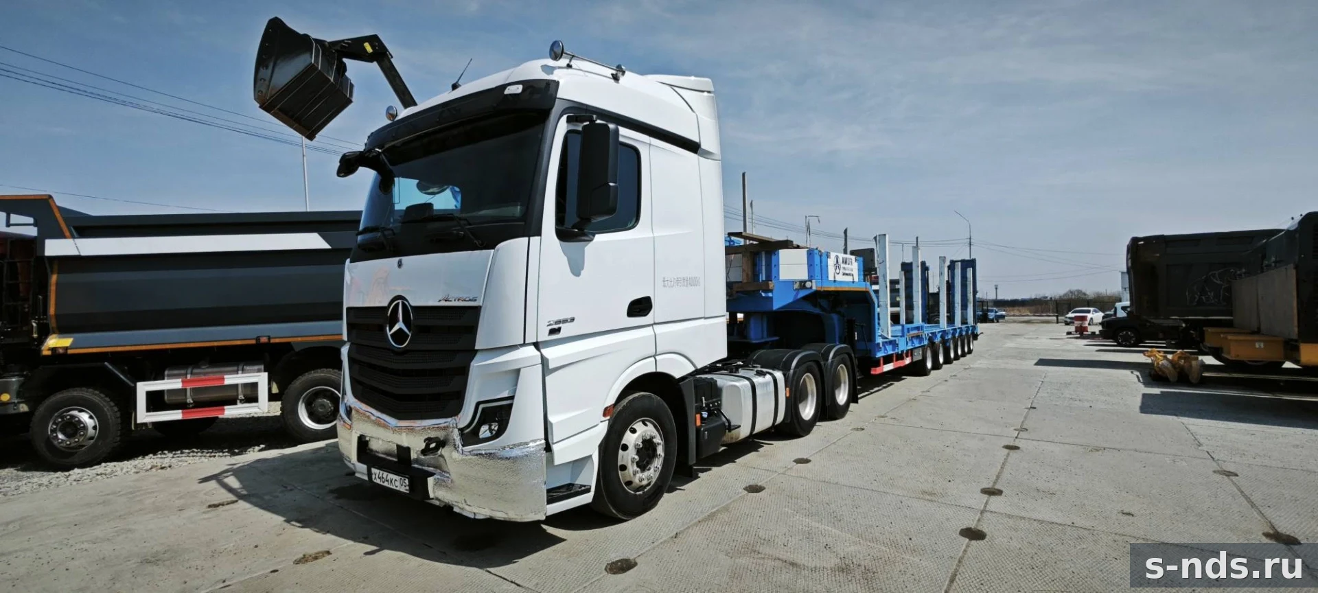 MERCEDES-BENZ