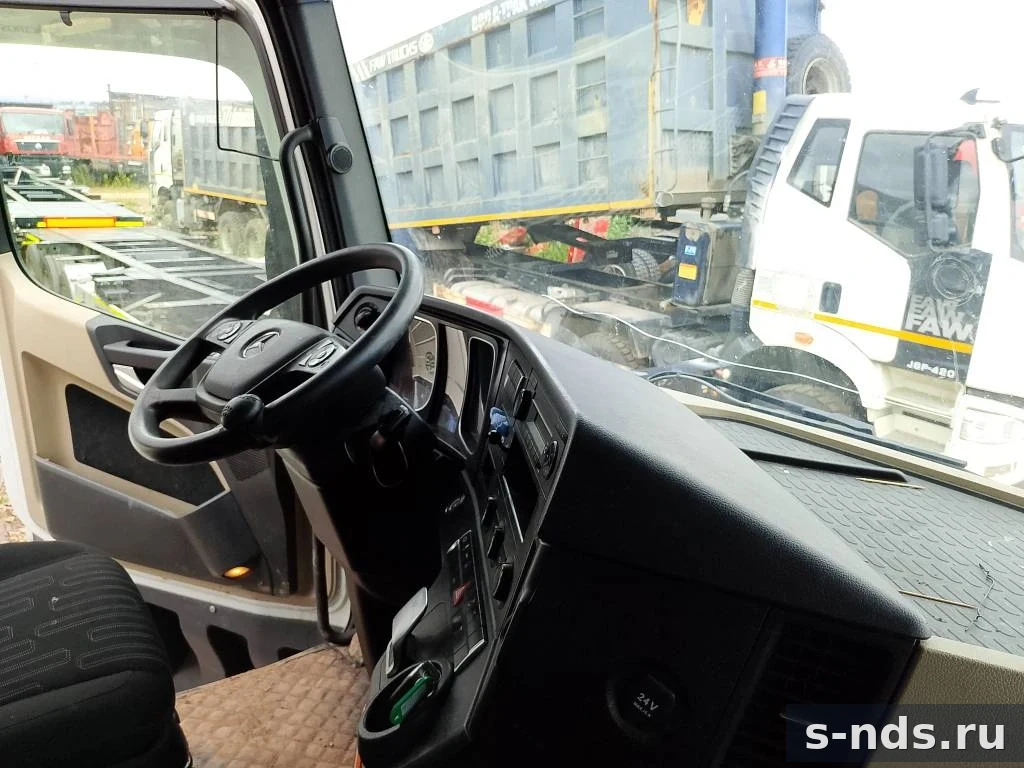 MERCEDES-BENZ
