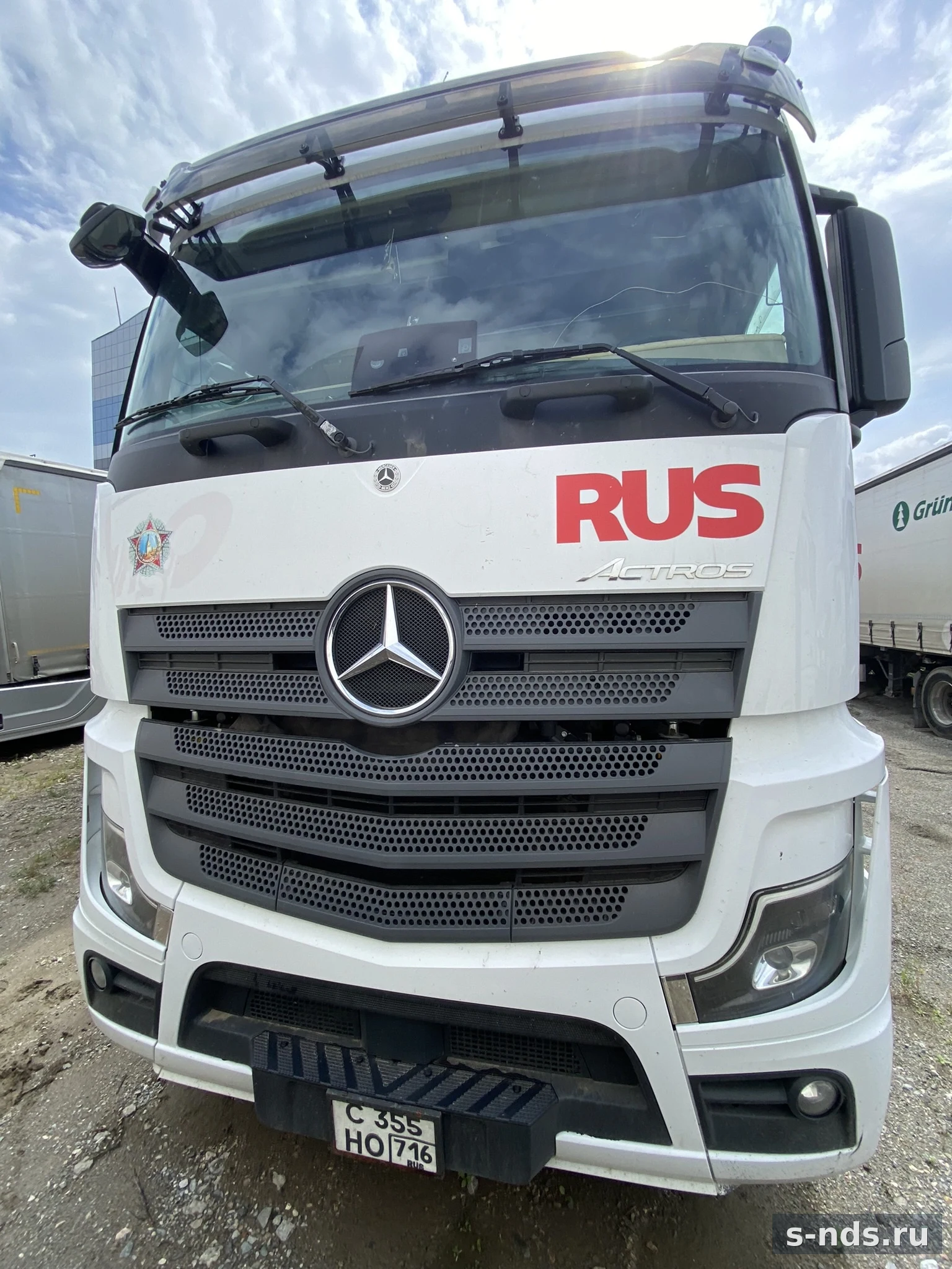 MERCEDES-BENZ