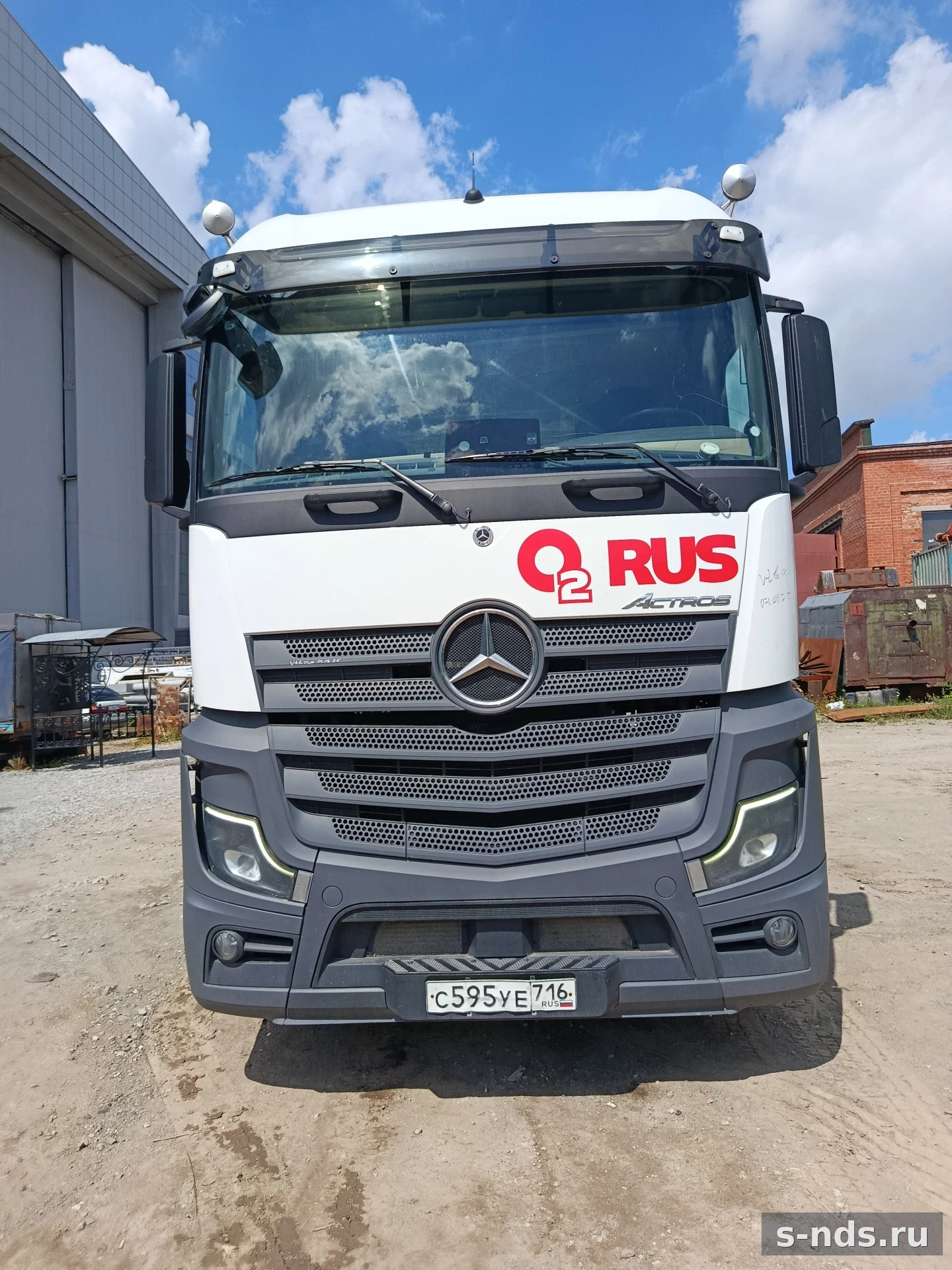 MERCEDES-BENZ