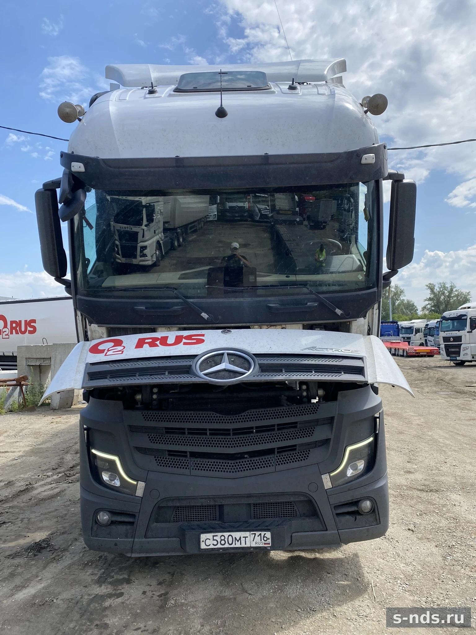 MERCEDES-BENZ