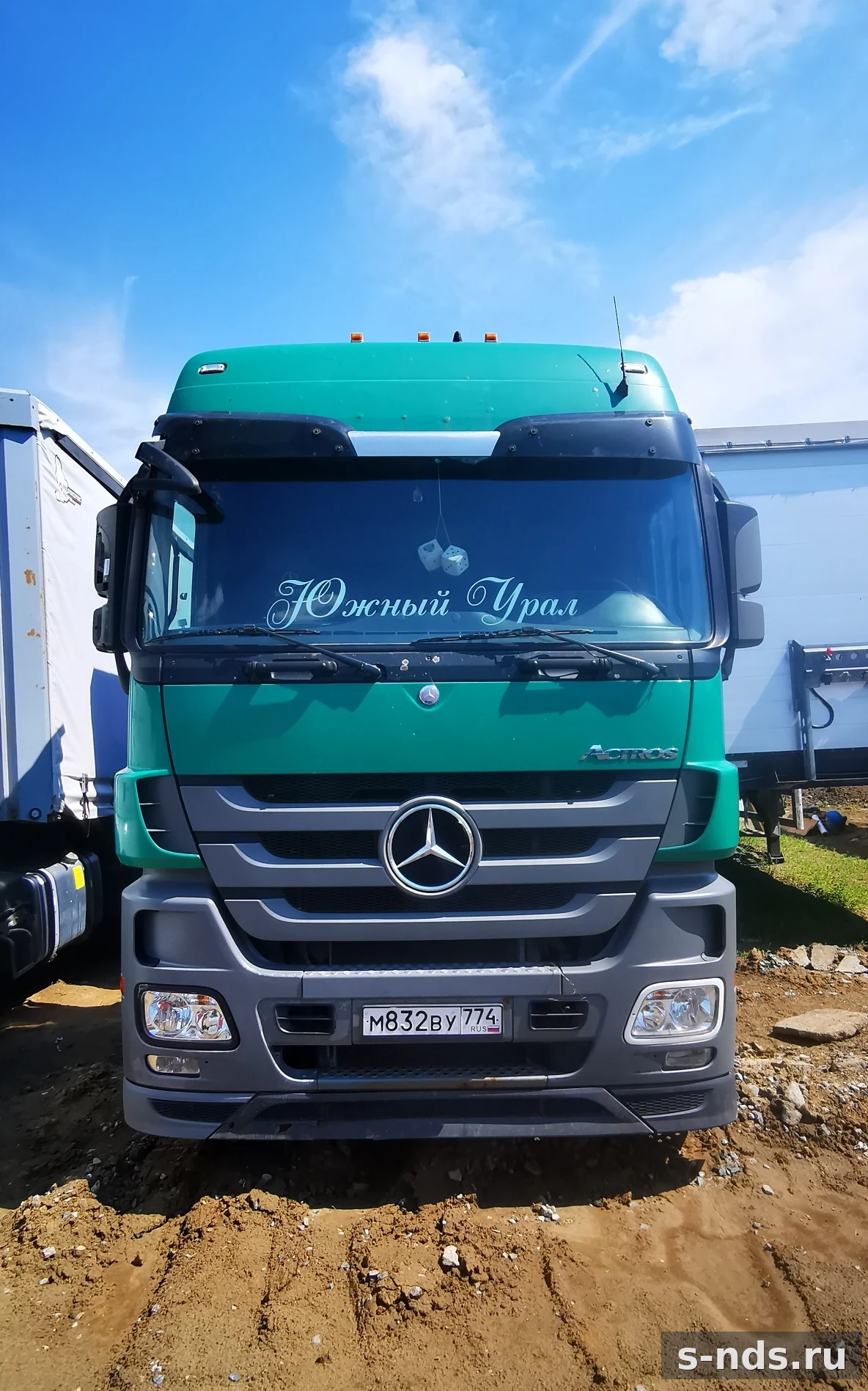 MERCEDES-BENZ