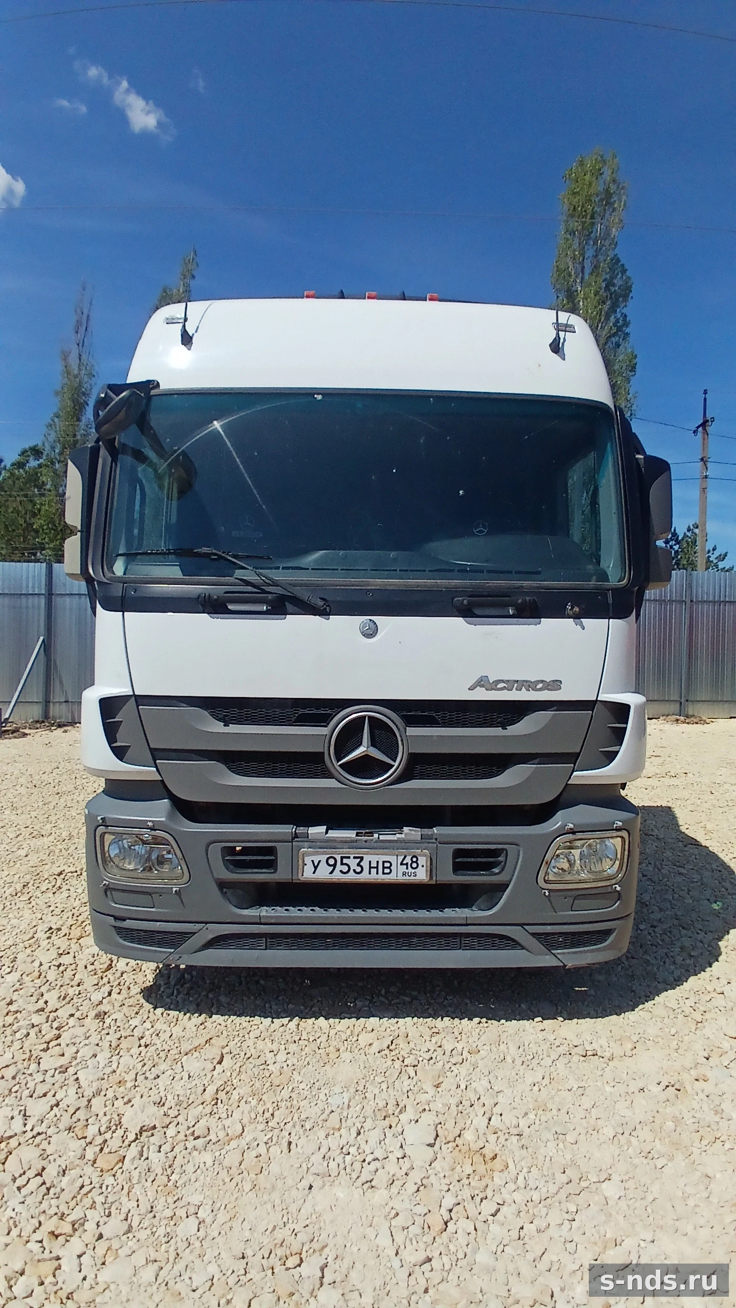 MERCEDES-BENZ