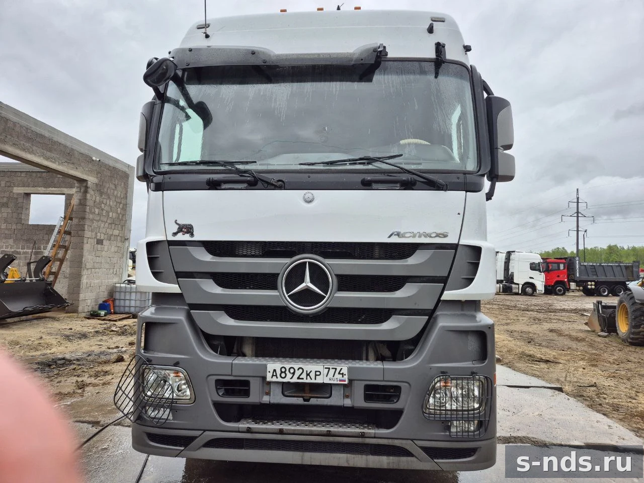 MERCEDES-BENZ
