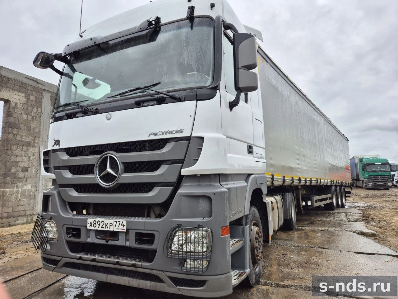 MERCEDES-BENZ