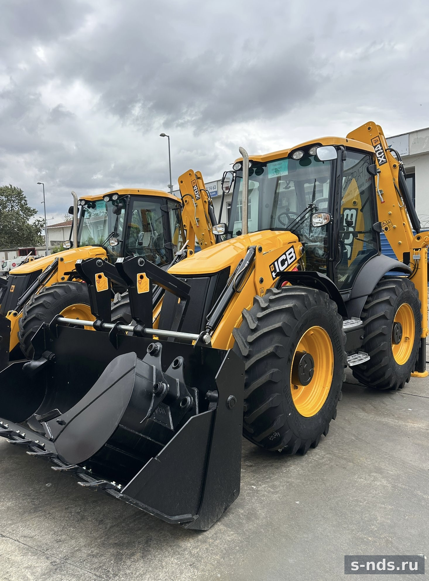 JCB 4CX