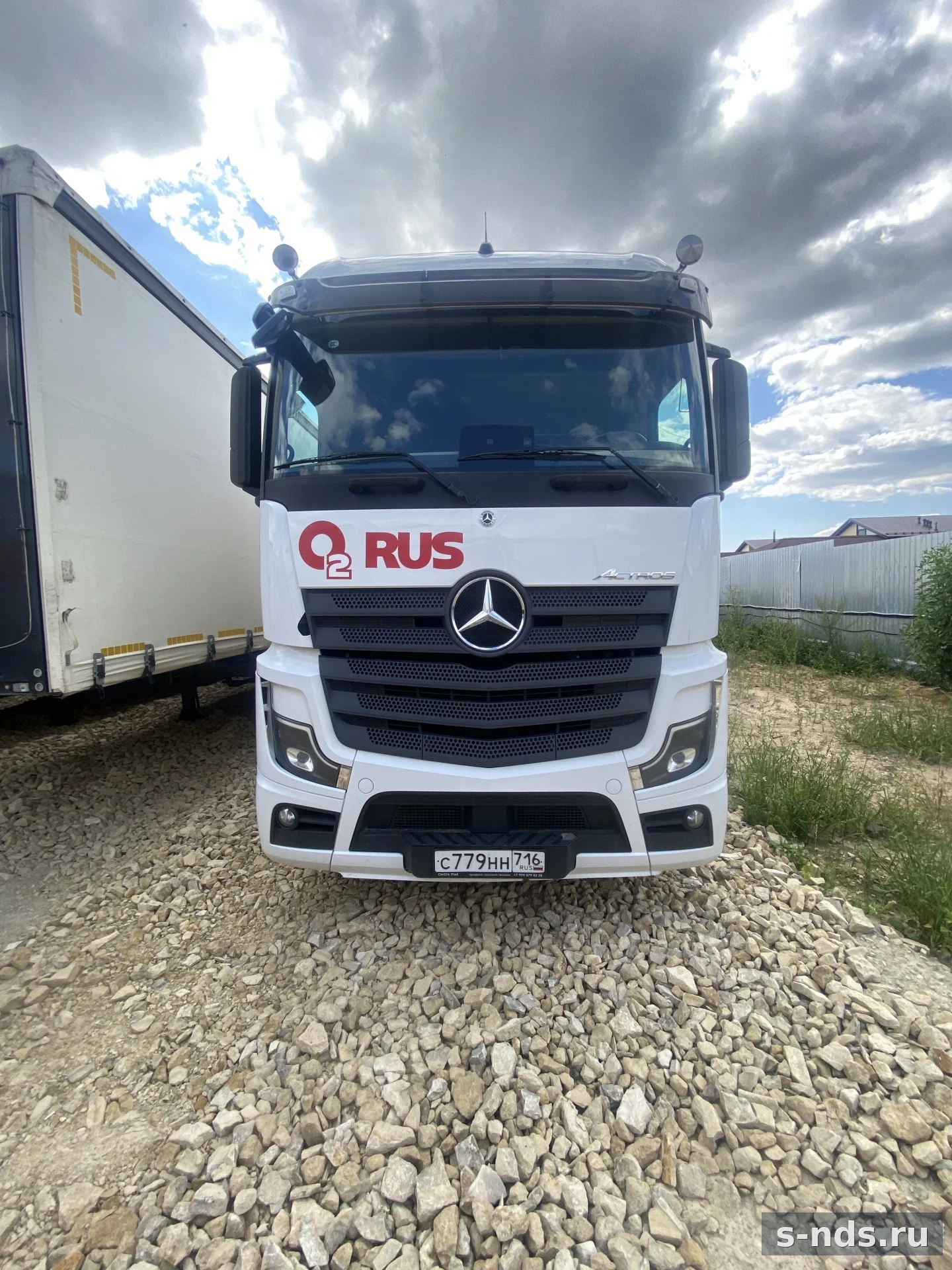 MERCEDES-BENZ