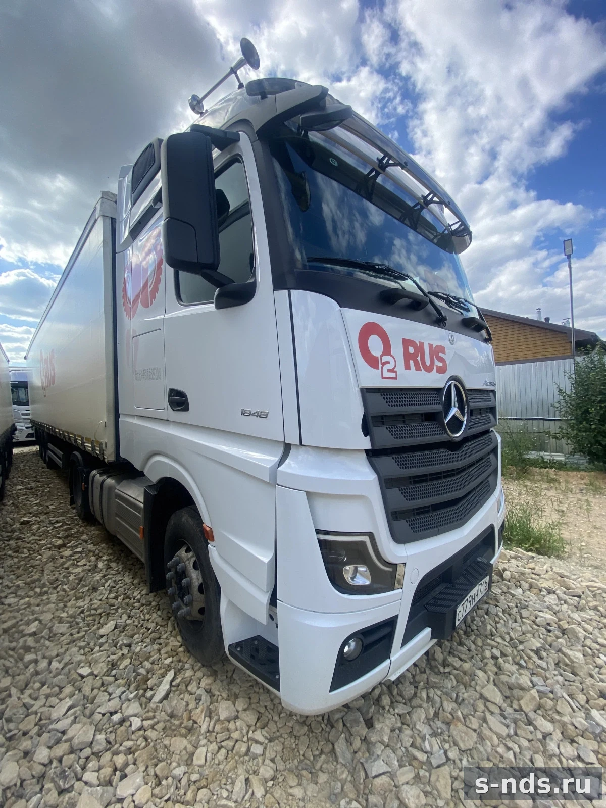 MERCEDES-BENZ