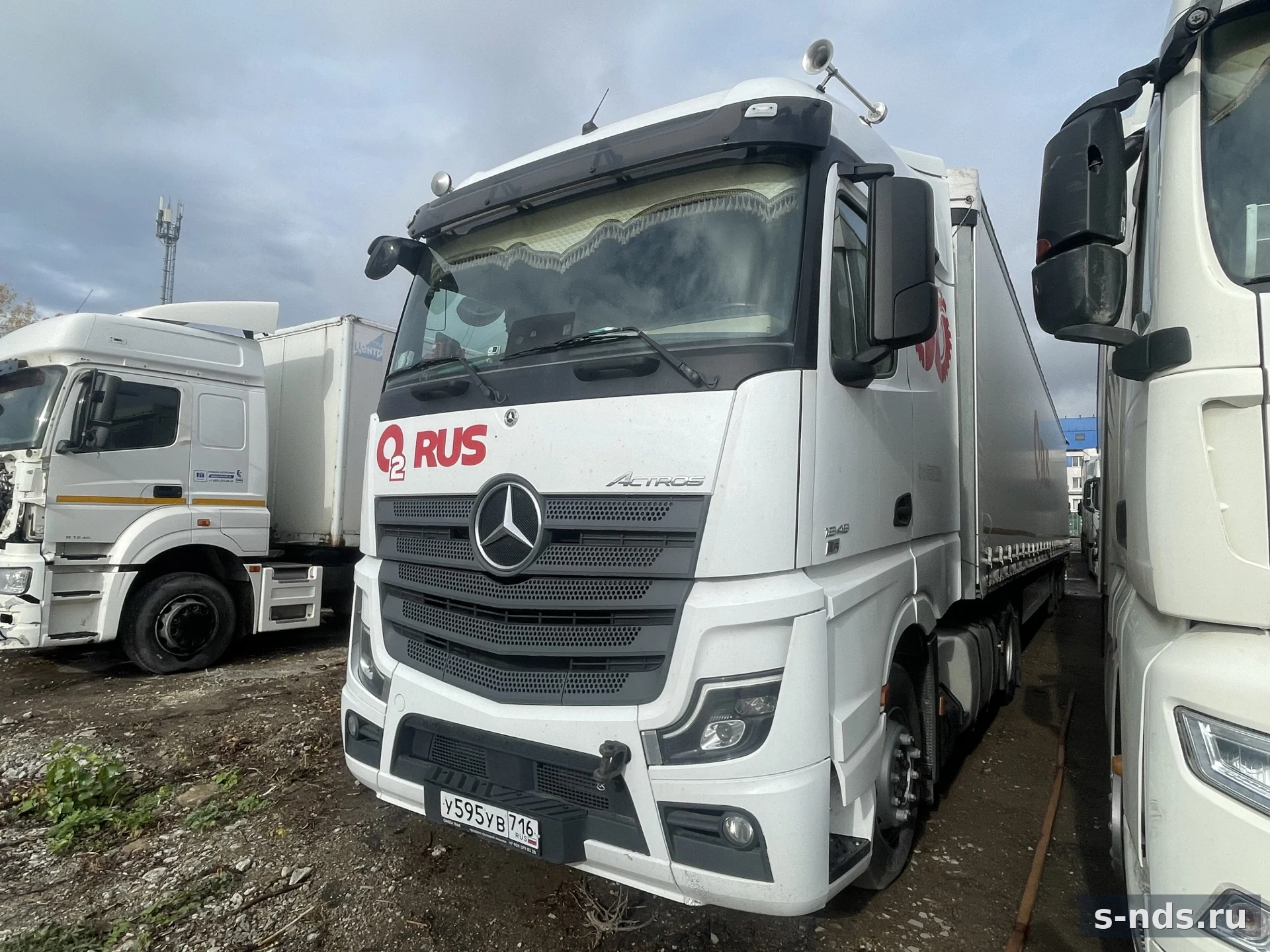 MERCEDES-BENZ
