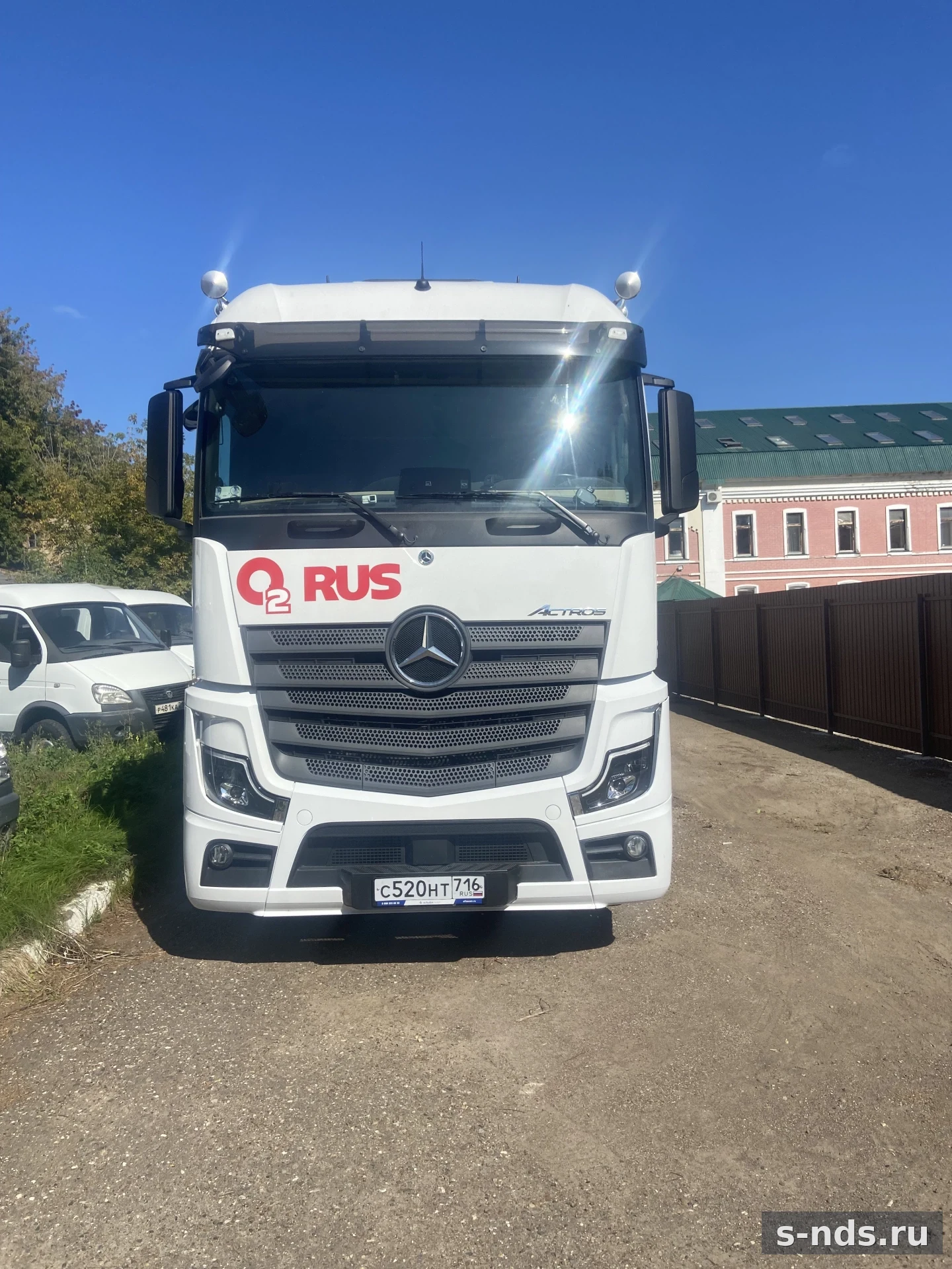 MERCEDES-BENZ