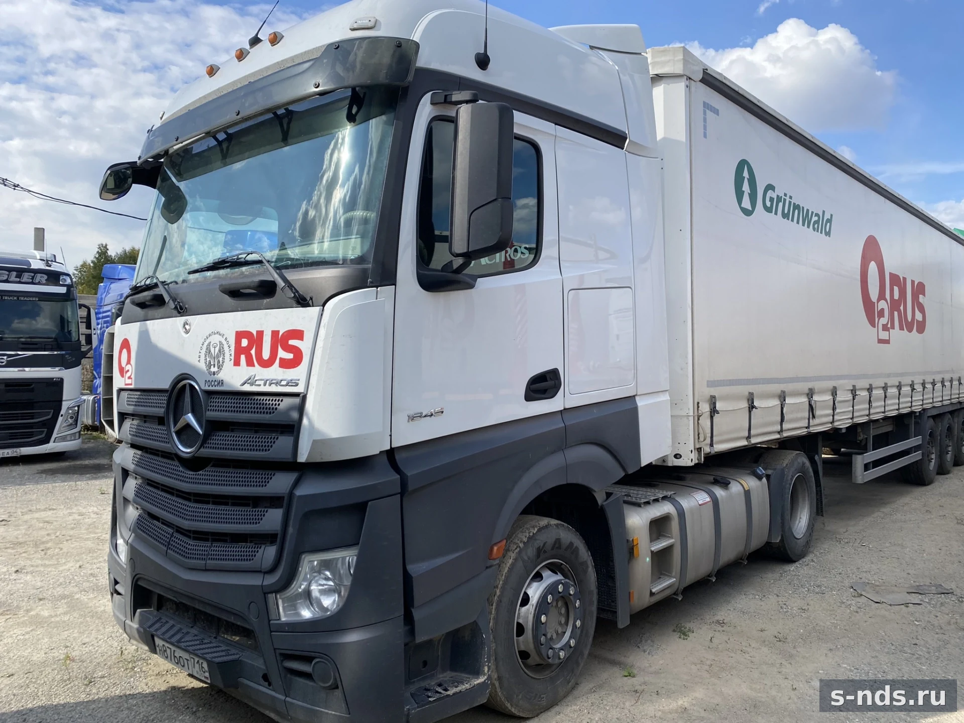 MERCEDES-BENZ