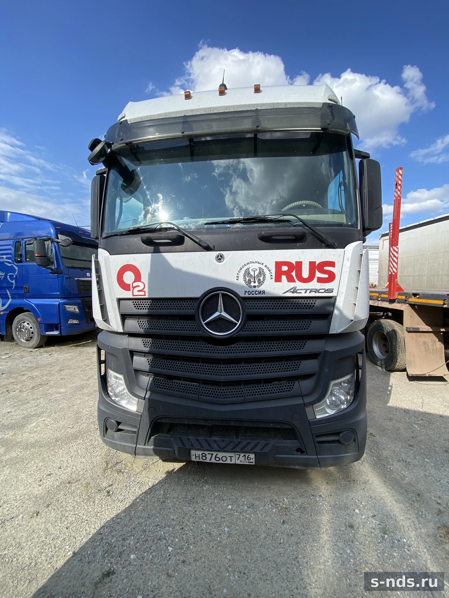 MERCEDES-BENZ