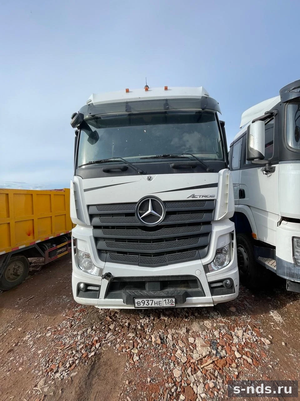MERCEDES-BENZ