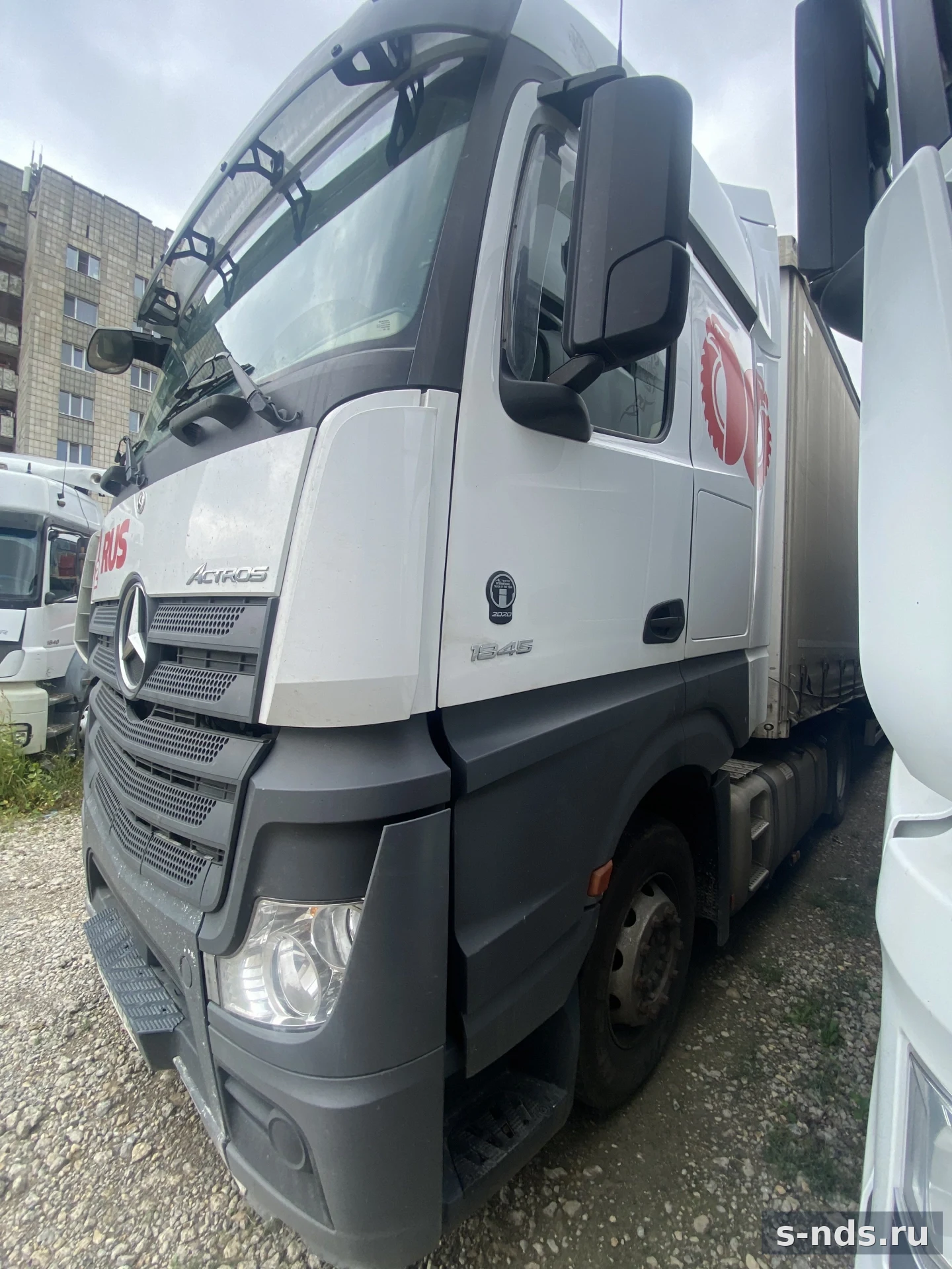 MERCEDES-BENZ